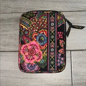 Vera Bradley IPAD Mini padded zippered carrying sleeve.